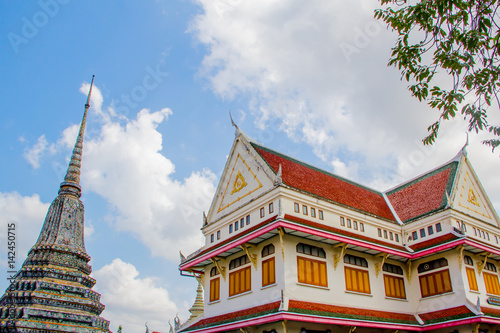 Canvas Print BANGKOK, THAILAND - MARCH 18, 2017 Wat Arun or Temple of the Dawn is one of a famous Buddhist temple in Bangkok, Thailand