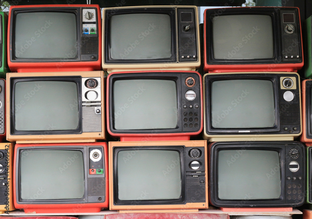 Old retro television and blank screen display - obrazy, fototapety, plakaty 