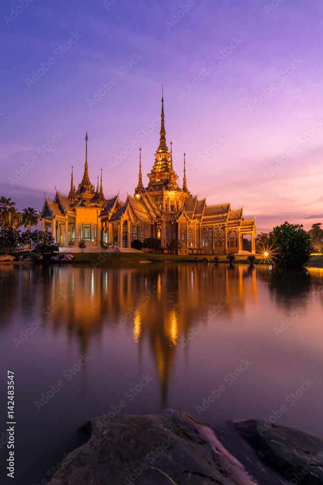 Fototapeta premium Non Kum Buddhist Temple, Nakhon Ratchasima Province, Thailand