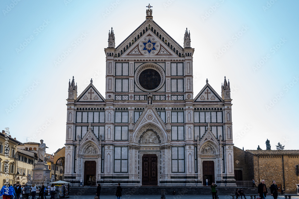 La basílica de la Santa Cruz (en italiano, Basilica di Santa Croce), Florencia, Italia

