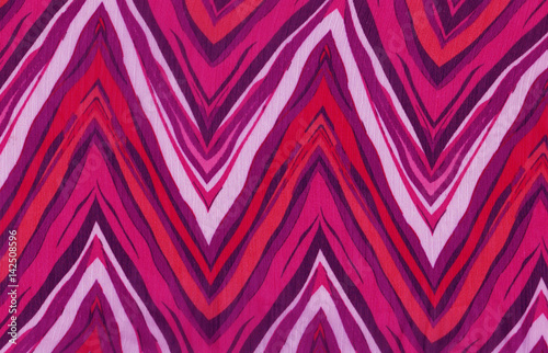 Chevrons mauve et rose.