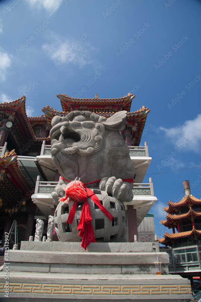 Fototapeta premium Dragon statue
