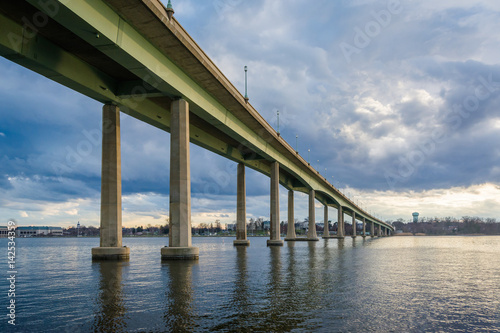 The Naval Academy Bridge over the Severn River, in Annapolis, Maryland. © jonbilous
