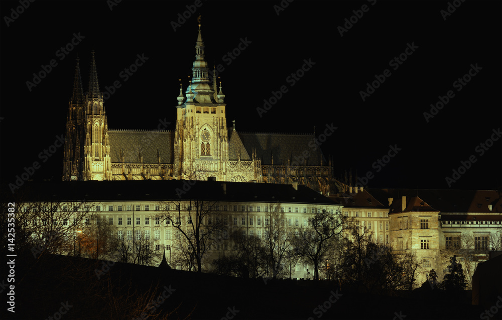 Prag Dom & Schloss bei Nacht
