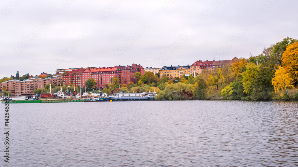 Obraz premium The scenic views along the shore of the Lake Mälaren