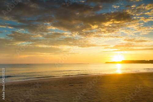  sunrise over the tropical beach © Pakhnyushchyy