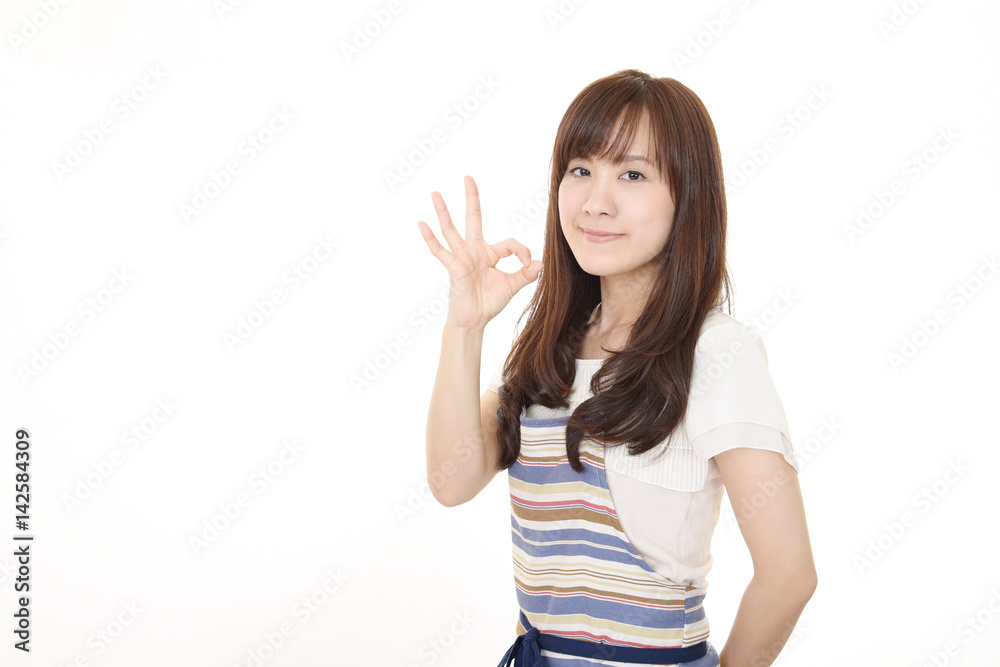 エプロンを着た女性 エプロンを着た女性