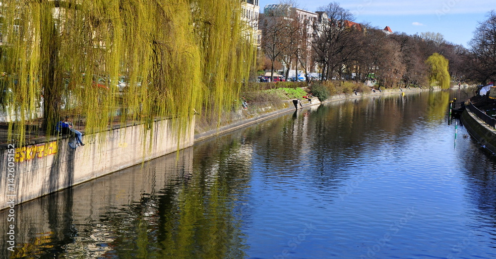 Obraz premium Idylle am Maybachufer in Berlin-Neukölln