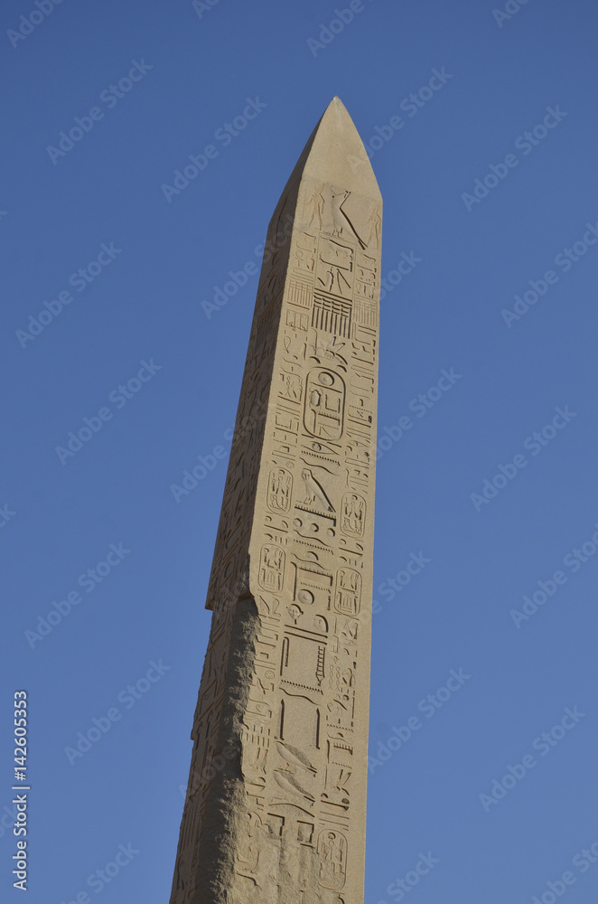 Obelisk im Karnak-Tempel in Luxor