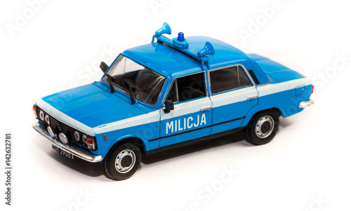 Model starego polskiego samochodu policyjnego - Milicja FSO 125p