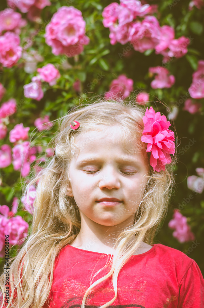 Fototapeta premium girl with closed eyes