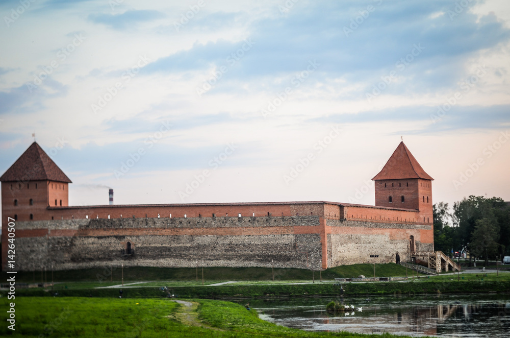 Fototapeta premium beautiful view of the castle at dawn