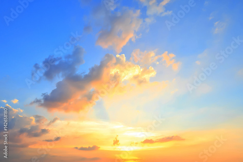 Fototapeta Naklejka Na Ścianę i Meble -  Sunset clouds with sun setting down