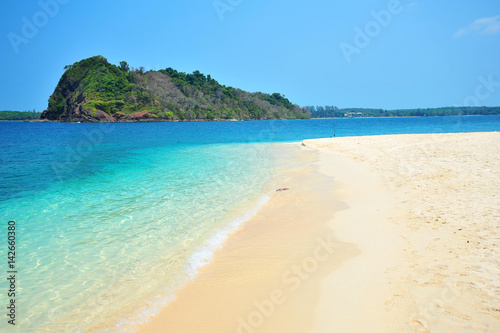 Fototapeta Naklejka Na Ścianę i Meble -  White Sand Beach on Tropical Islands
