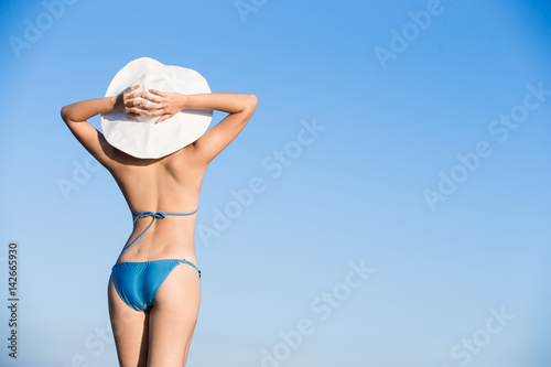 woman wear bikini