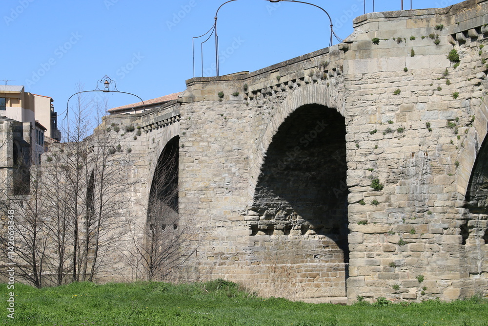 CARCASSONNE