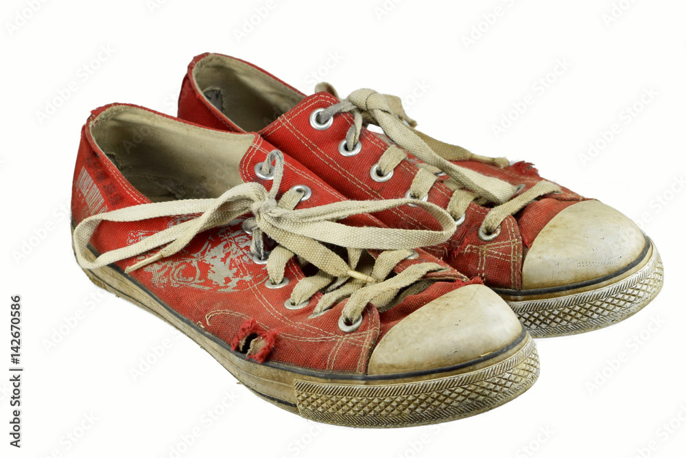 Теннисные туфли в старой Англии. Добрые старые кеды. Старые кеды с Кировского рынка. Старые кеды CK золотые.