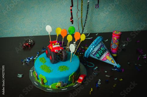 Canvas Print Children's happy birthday cake decorated car