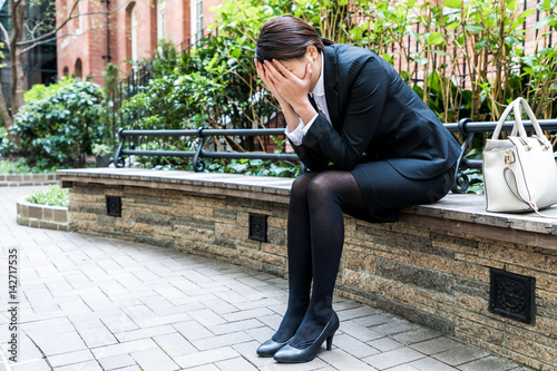 Картината върху платно depressed business woman