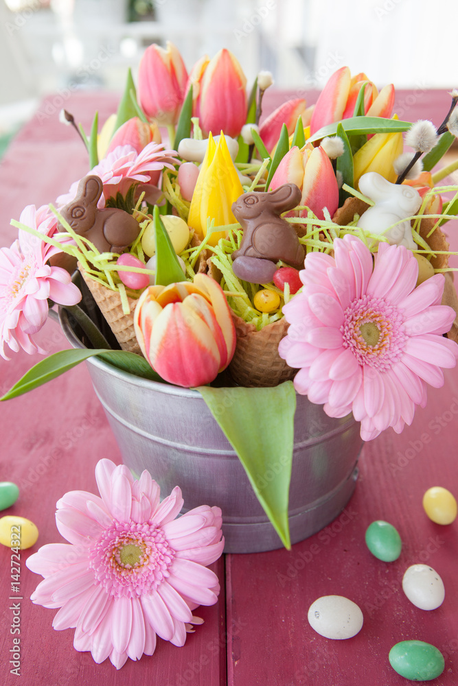 custom made wallpaper toronto digitalKleine Osternester in Blumenstrauss