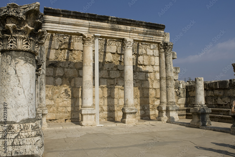 Fototapeta premium Ruins of the synagoge in Capernaum