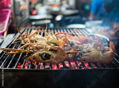 Cooking of shrimp on grill