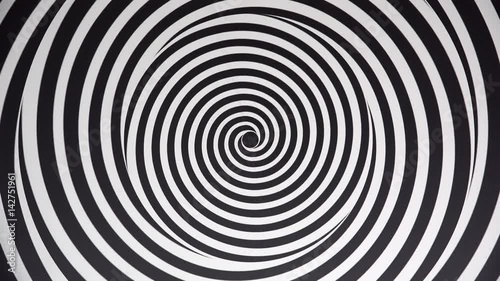 Spinning black and white circle creates optical illusion
