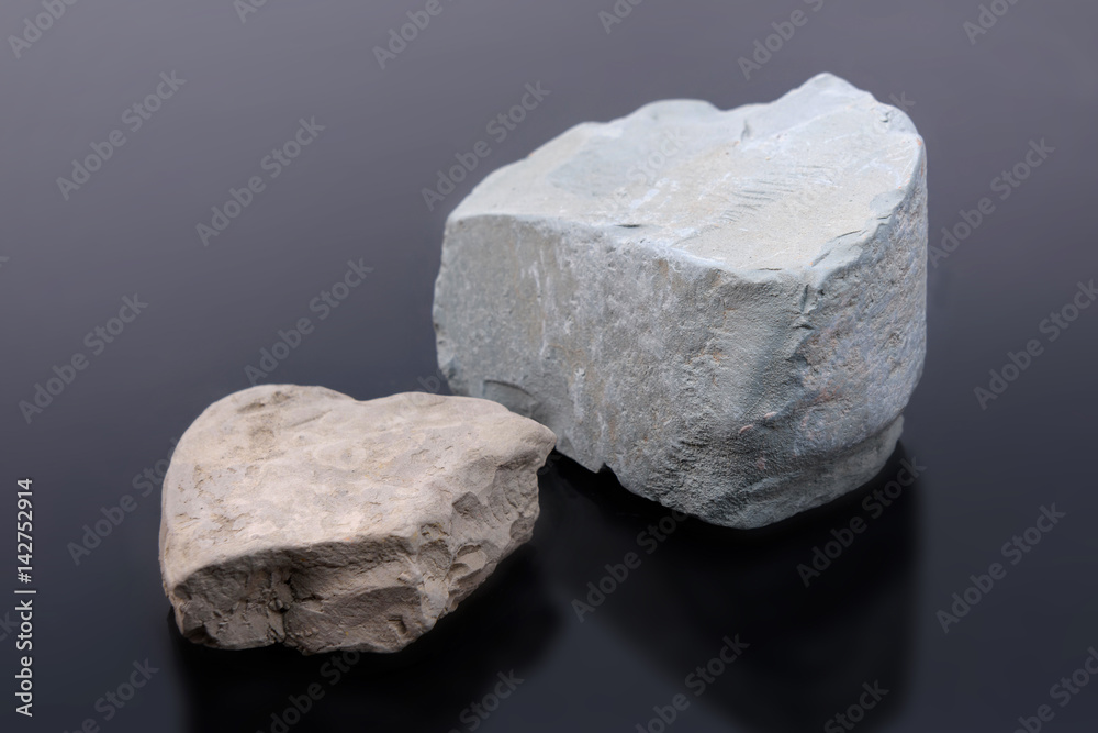 construction minerals, Clay - fine-grained sedimentary rock