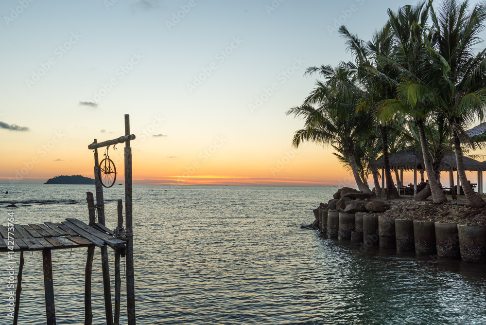 Fototapeta premium beautiful seascape and twilight sky, colorful cloudscape background, Koh Chang Thailand