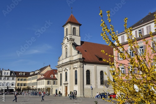 Marktplatz Ludwigsburg mit der Kirche Zur Heiligsten Dreieinigkeit