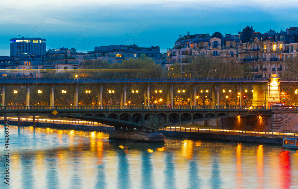 Bir-Hakeim bridge at night, Paris