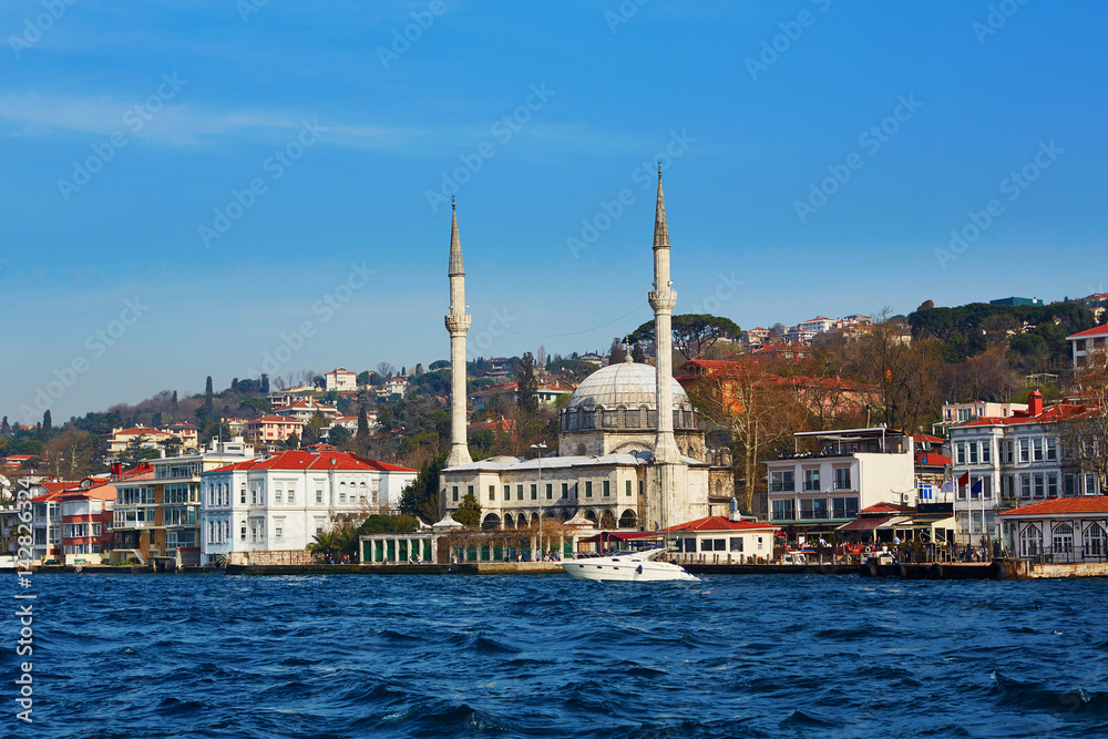 Scenic view of Istanbul with a mosque across the Golden Horn bay