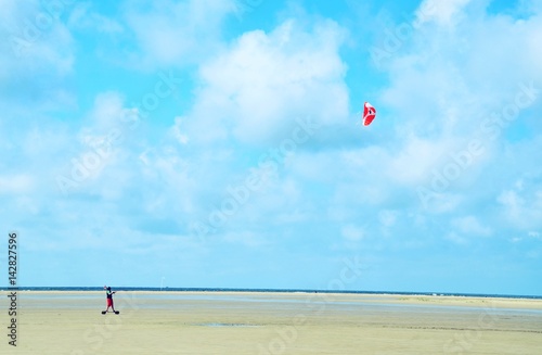 Kite Landboarding an der Nordsee photo