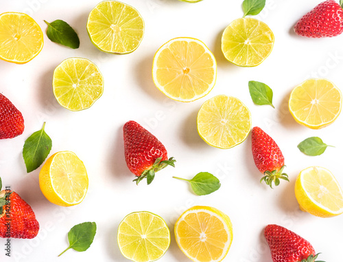 Fototapeta Naklejka Na Ścianę i Meble -  The fresh strawberry and lemons