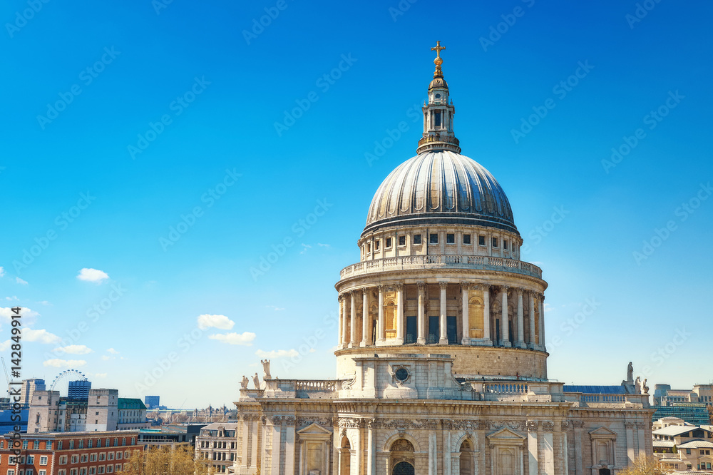 St. Paul's Cathedral in London on a bright sunny day