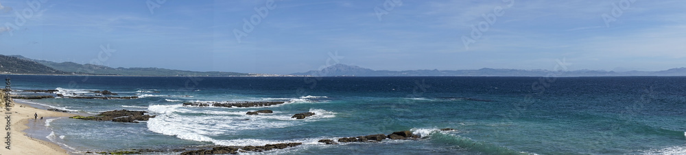 Panorámica de la playa de Valdevaqueros en el parque natural del Estrecho en Tarifa, Andalucía Panorámica de la playa de Valdevaqueros en el parque natural del Estrecho en Tarifa, Andalucía