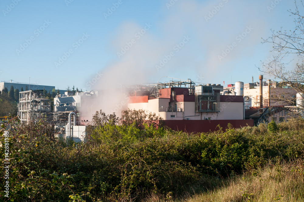 chemical factory smokes in Granollers chemical factory smokes in Granollers