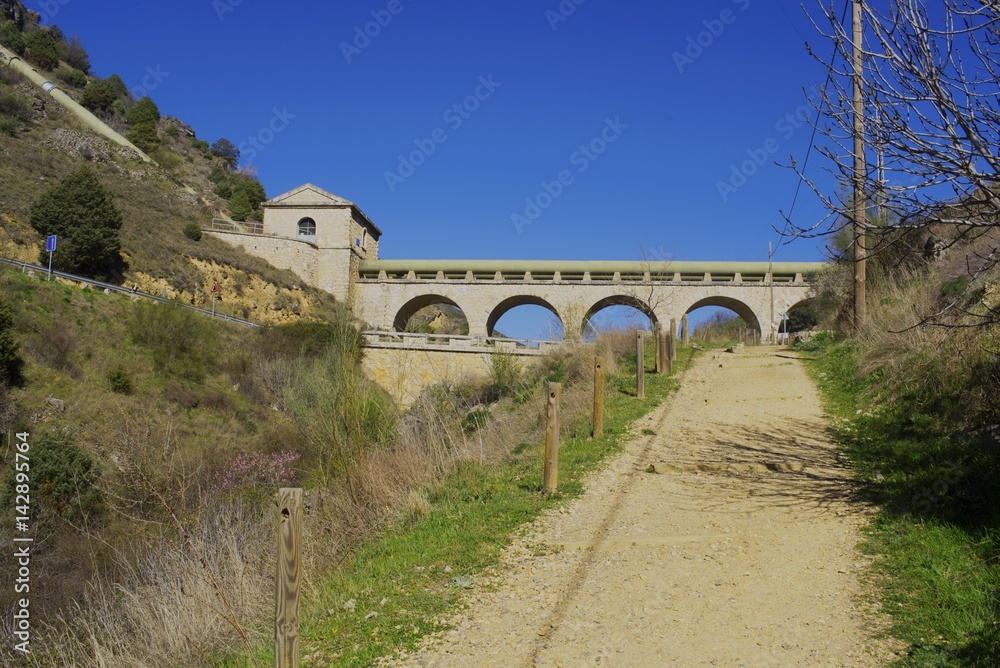 Acueducto del Canal de Isabel II, en Patones de Arriba. Comunidad de Madrid. España.