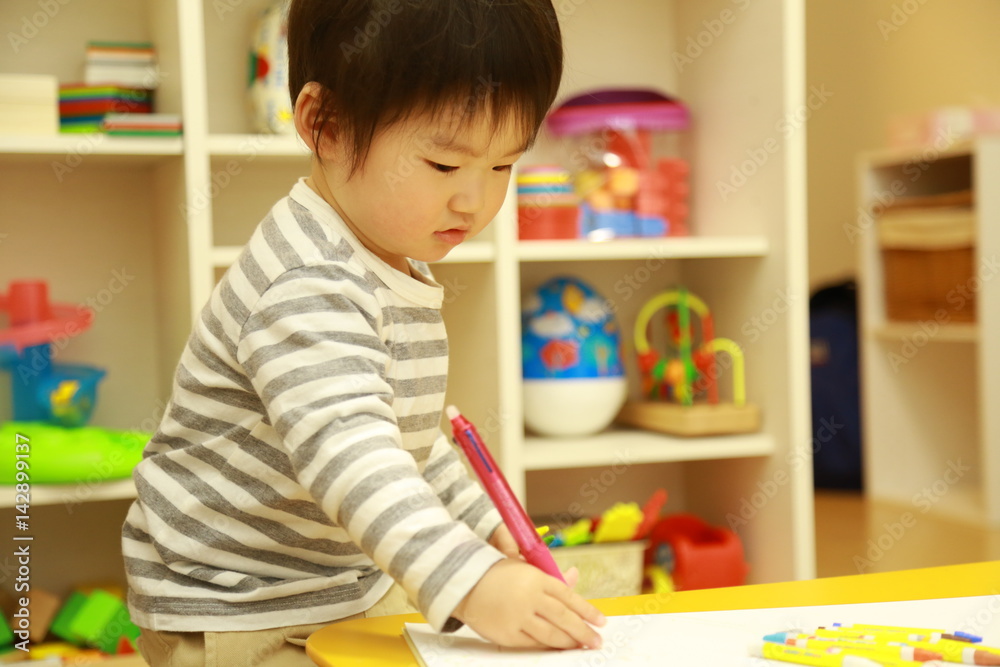 遊ぶ子ども 遊ぶ子ども