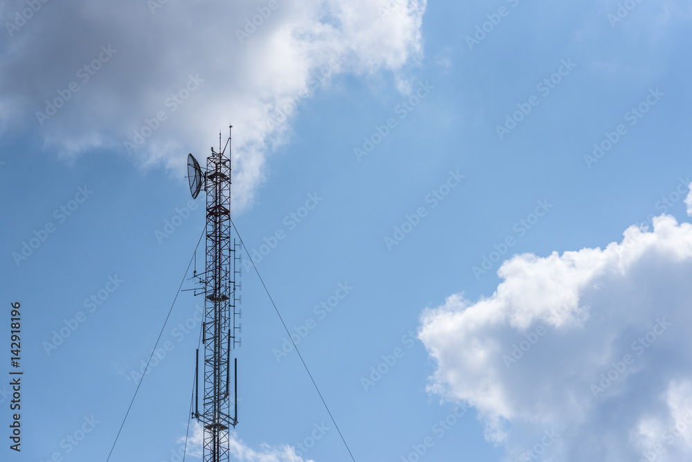 High frequency telecommunication pole