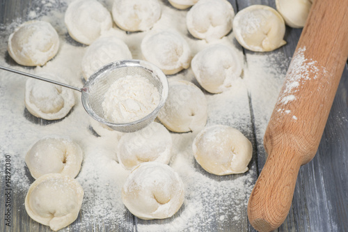 cooking dumplings molding