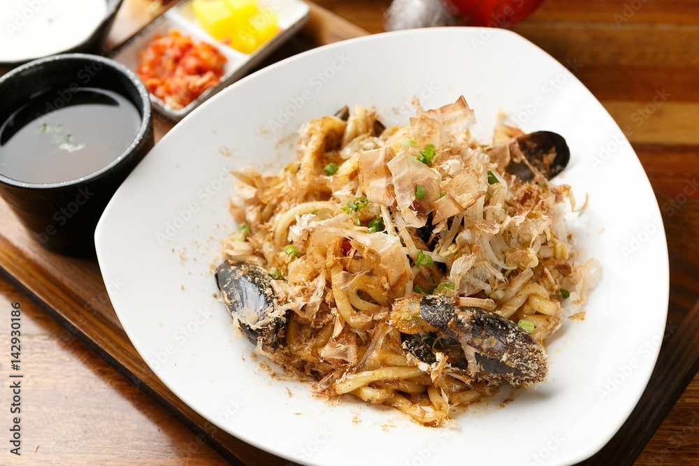 Stir-fried Seafood Udon