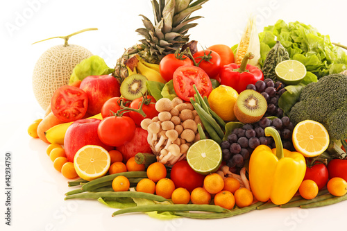Fototapeta Naklejka Na Ścianę i Meble -  新鮮な果物と野菜