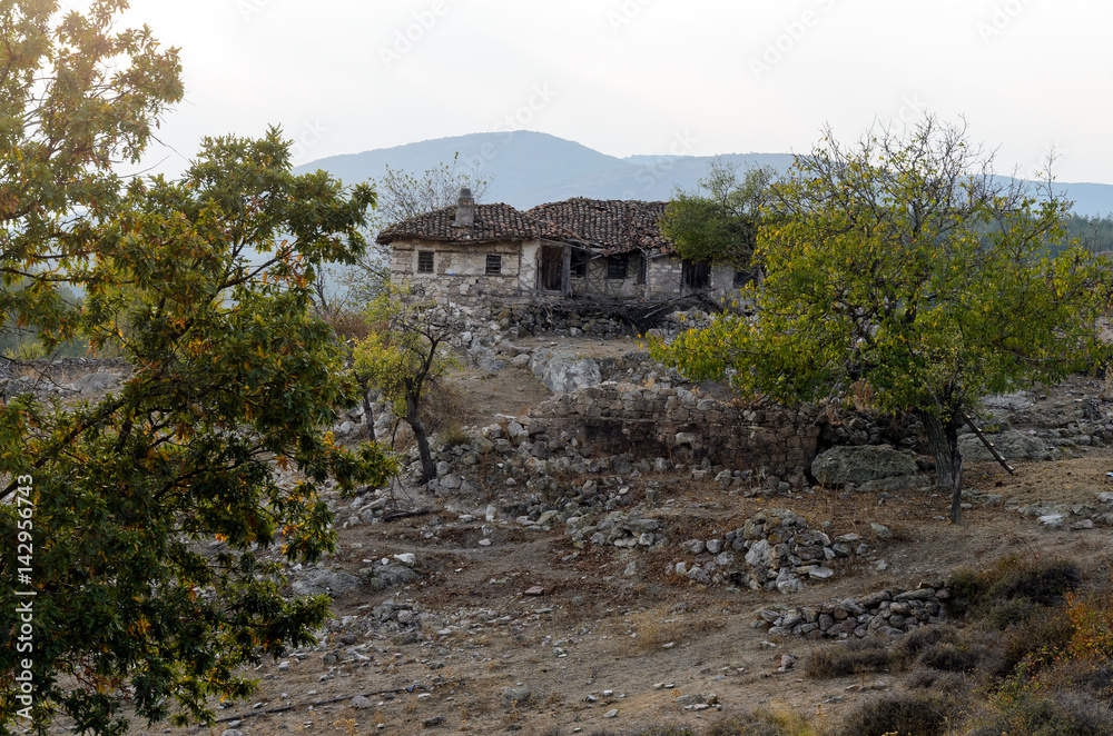 Abandoned house in the mountains Abandoned house in the mountains