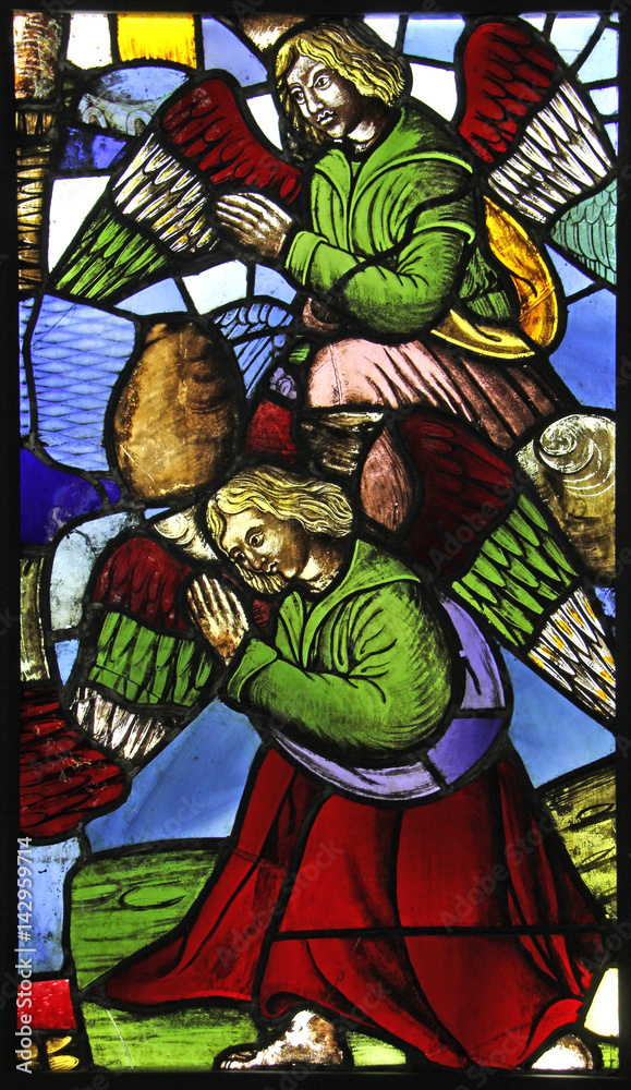 angeli in adorazione; vetrata del Duomo di Milano