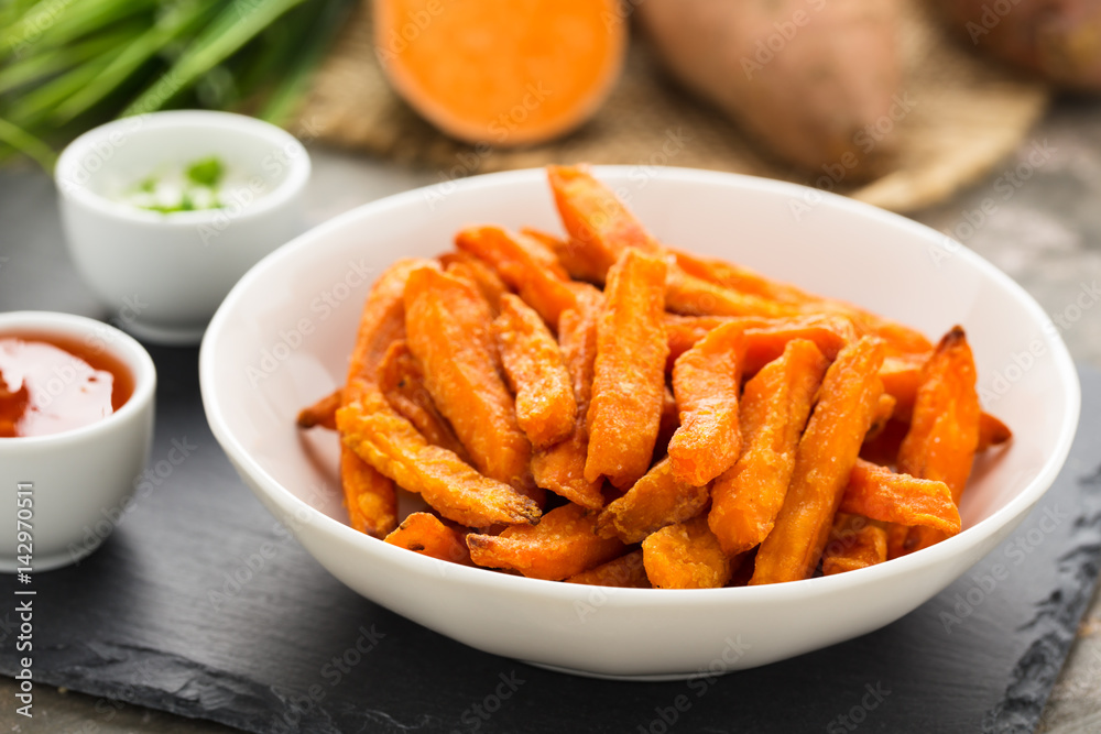 Süßkartoffelfritten - sweet potato frites Süßkartoffelfritten - sweet potato frites