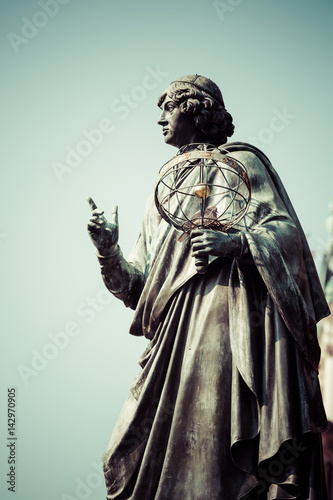 Obraz na płótnie Monument of great astronomer Nicolaus Copernicus, Torun, Poland w salonie