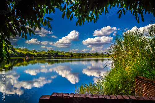 lago azul brasil com nuvens e natureza com paisagens photo