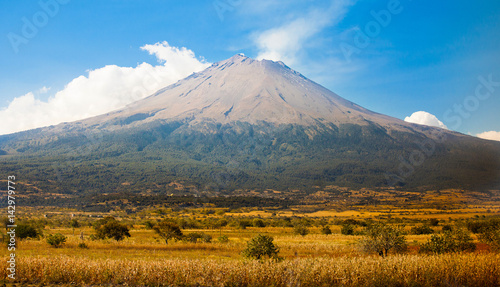 Mexican volcano landscape © PhotoSpirit