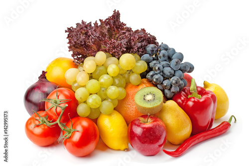 Fototapeta Naklejka Na Ścianę i Meble -  Set of fruits and vegetables isolated on white background